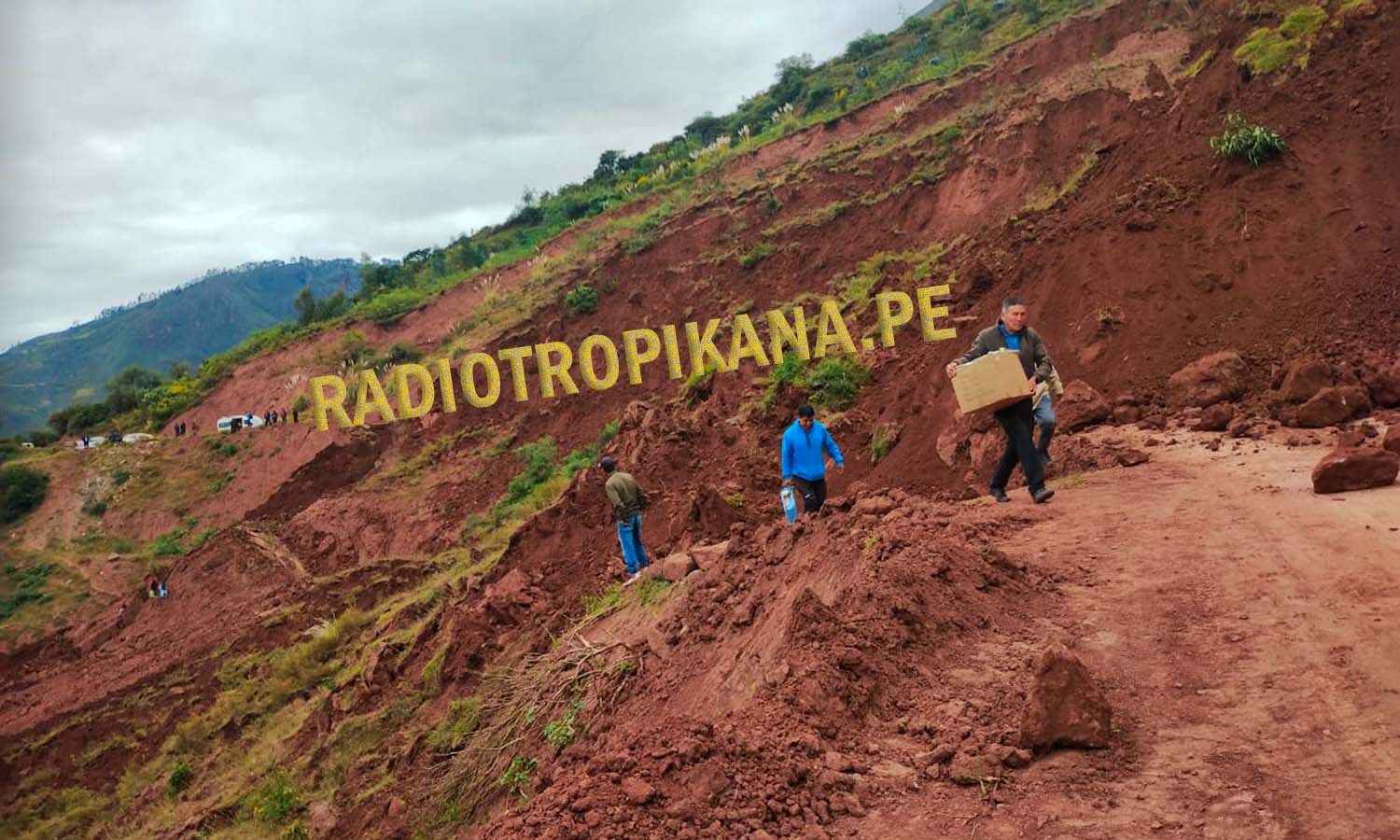 AUTORIDADES SE OLVIDARON DE OCOBAMBA Y HUACCANA: NO HAY PASE EN EL SECTOR DE SARAHUARCAY.